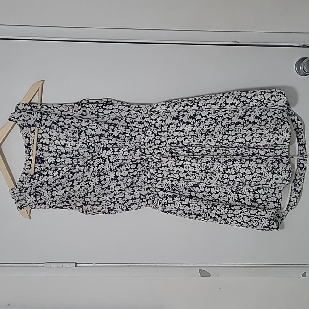 Gap 90s style floral vneck short dress